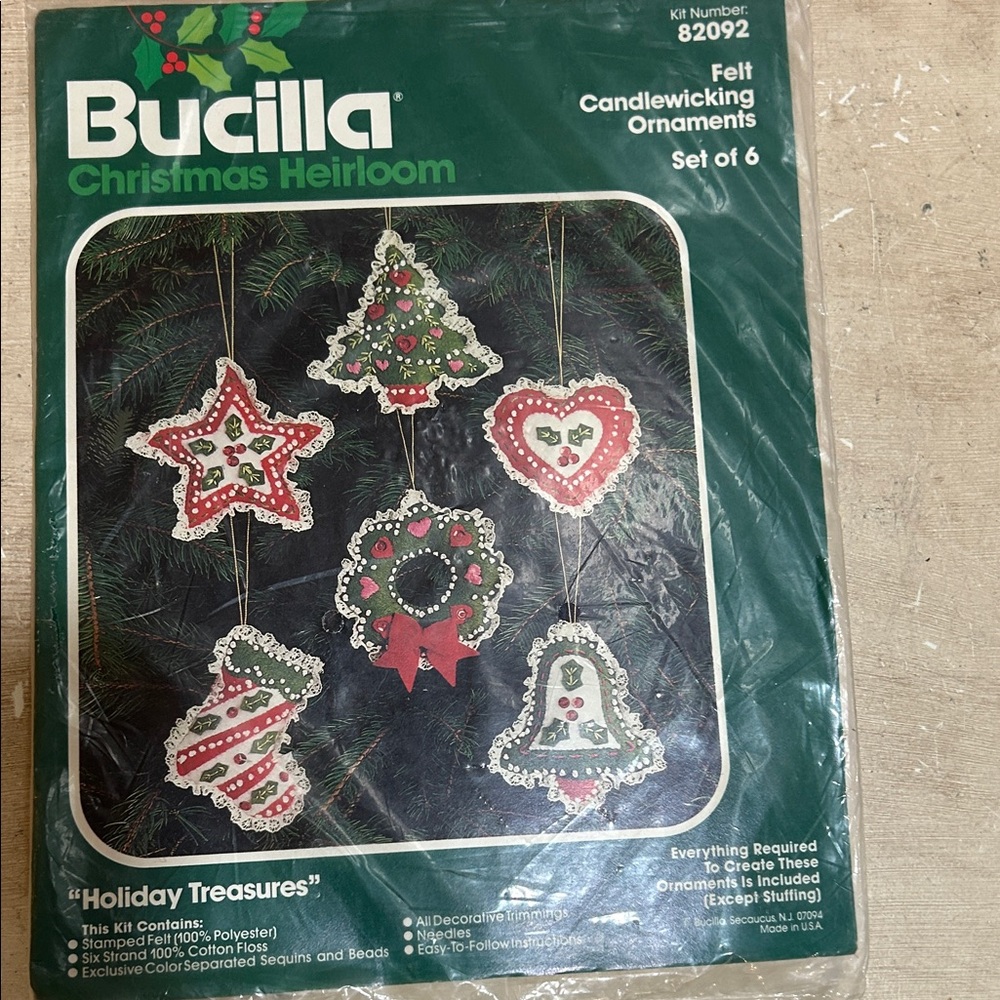 Bucilla Holiday Treasures Felt Ornaments - Red, Green, White-i’m - Picture 11 of 11